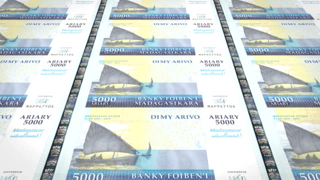 Banknoten-von-5-000-madagassisches-Ariary-von-Madagaskar,-Bargeld,-Schleife