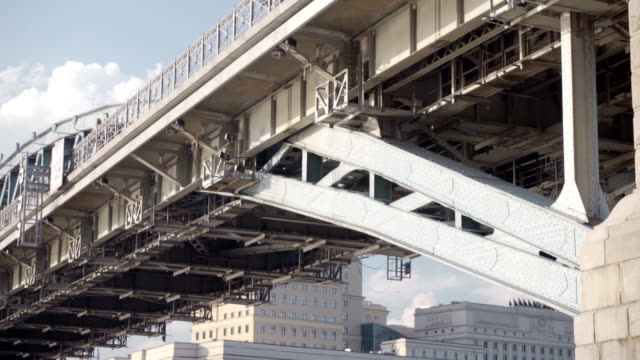 Structure-of-the-bridge-is-closeup