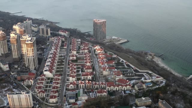 Wohnviertel-an-der-Küste-des-Schwarzen-Meeres.-Odessa,-Ukraine,-Januar-2019.