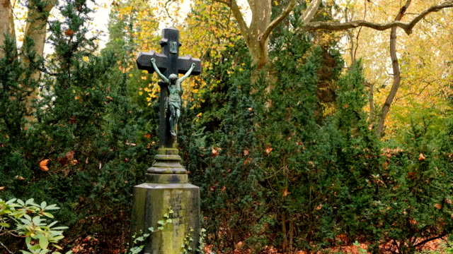 Kreuz-mit-Jesus-am-alten-Friedhof-von-Bonn-stadt