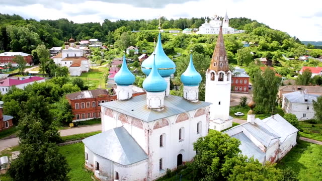 aerial-shot-Cathedral-of-the-Annunciation-in-Gorokhovets,-Russia