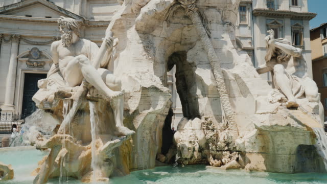 Cuatro-fuente-de-ríos-en-la-Piazza-Navona-en-Roma-Italia