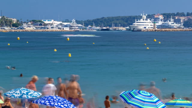 Colorful-old-town-and-beach-in-Cannes-timelapse-on-french-Riviera-in-a-beautiful-summer-day,-France