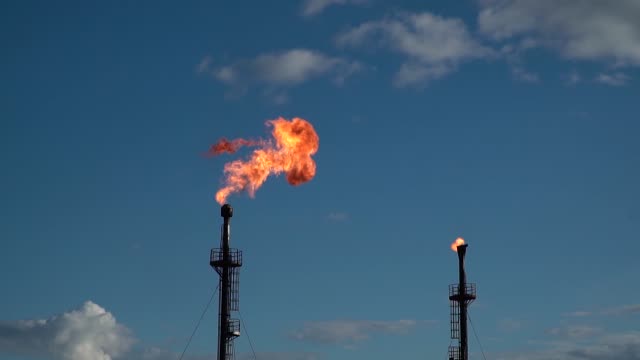 Huge-oil-gas-torch.-Slow-motion