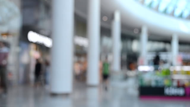 blurred-background-shopping-center-mall