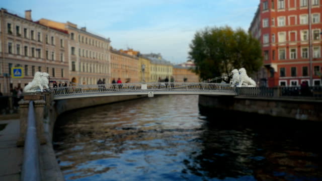 Puente-de-León-en-San-Petersburgo