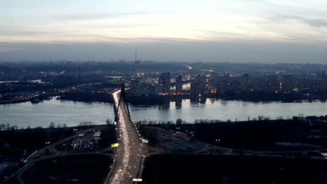 Vista-al-centro-de-Kiev-sobre-el-puente-sur