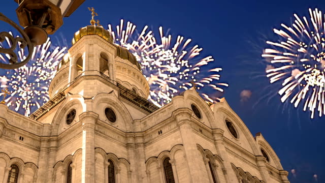 Fireworks-over-the-Christ-the-Savior-Cathedral,-Moscow,-Russia.