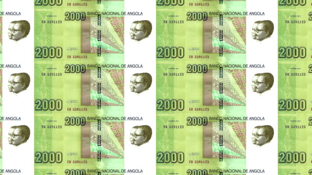 Banknoten-der-zweitausend-angolanischer-Kwanza-der-Zentralbank-der-Republik-Angola-Rollen-auf-dem-Bildschirm,-Münzen-der-Welt,-Bargeld,-Schleife