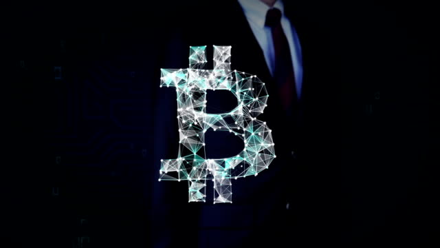 Geschäftsmann-hat-Bildschirm-berührt,-zahlreiche-Punkte-sammeln-ein-Bitcoin-Währungszeichen,-Low-Polygon-Web-erstellen.