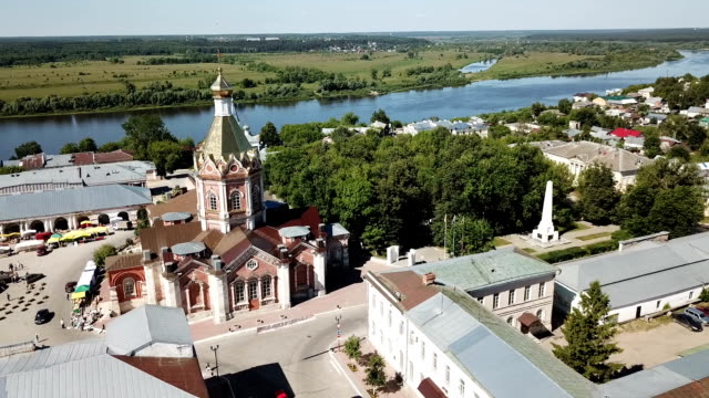 Luftaufnahme-der-Stadtlandschaft-von-Kasimov-auf-Oka-Fluß