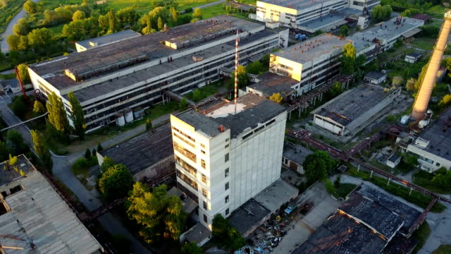 Viejos-edificios-de-la-fábrica-Industrial