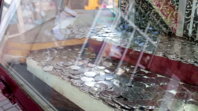 Slot-Maschine-in-dem-georgischen-Tetri-Münzen-befinden