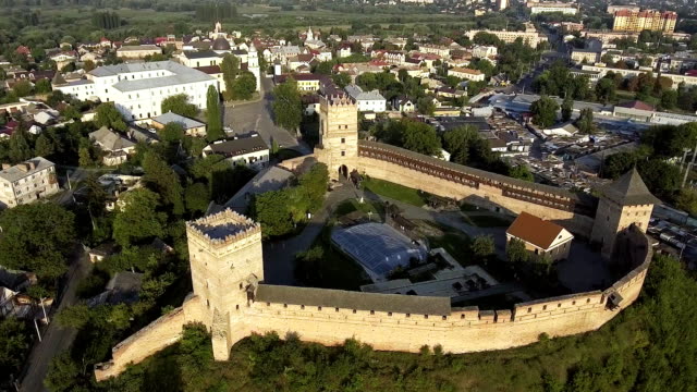 Arieal-Blick-auf-das-Luzker-Schloss.-Fürst-Lubart-Steinburg,-Wahrzeichen-der-Stadt-Luzk,-Ukraine.