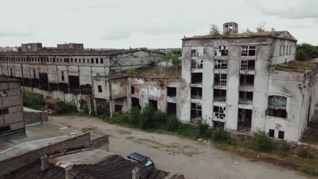 Ruinen-einer-sehr-stark-verschmutzten-industriellen-Fabrik.