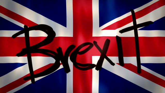Englische-Flagge-mit-dem-Wort-Austritt,-ideale-Filmmaterial,-das-Konzept-des-Abbruchs-der-Europäischen-Union-zu-vertreten