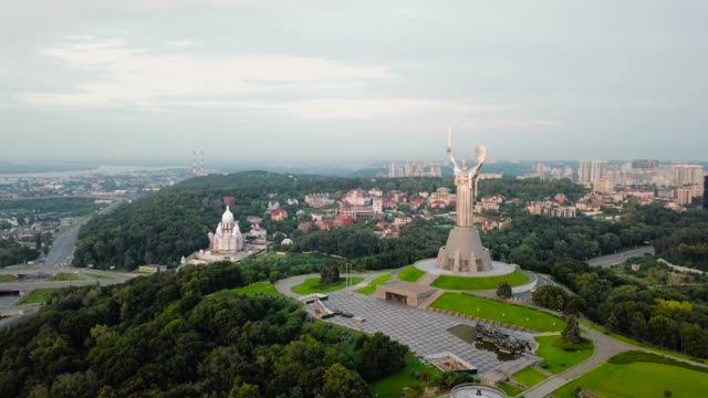 Aerial-view-of-the--Motherland-Monument-also-known-as-Rodina-Mat',-devoted-to-the-Wold-War-II.-Kiev,-Ukraine