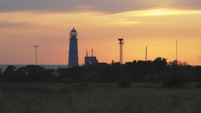 Cape-tarhankut-mit-Leuchtturm-bei-Sonnenuntergang
