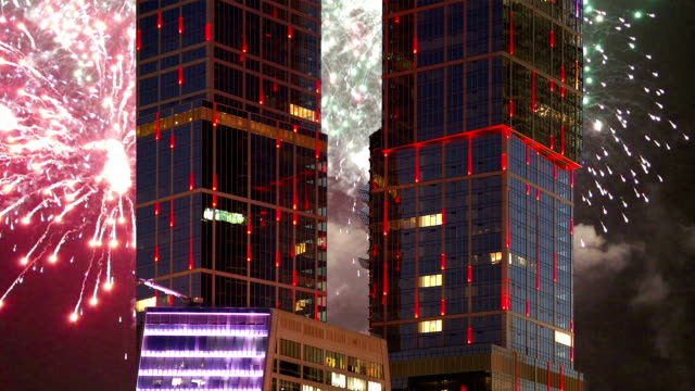 Wolkenkratzer-von-International-Business-Center-(Stadt)-und-Feuerwerk,-Moskau,-Russland