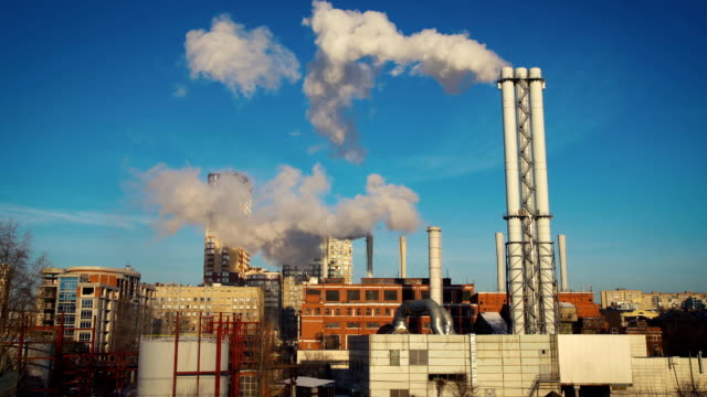 Termal-Kraftwerk-Rauch-in-der-Nähe-von-Residental-Bereich-Kiew-Stadt