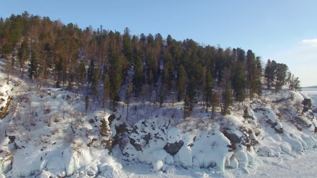Encuesta-de-4-K.-de-antena-desde-el-aire.-Invierno.-Lago-Baikal