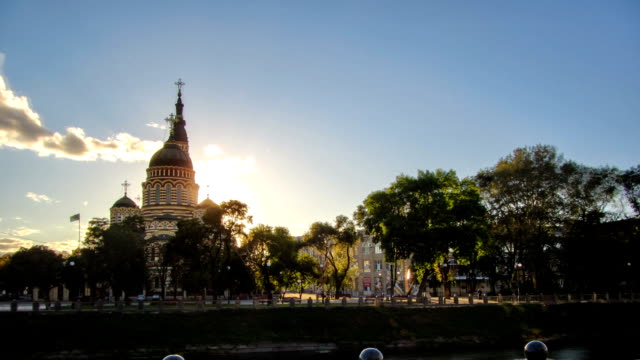 Die-Verkündigung-Kathedrale-Timelapse-bei-Sonnenuntergang,-Charkow,-Ukraine