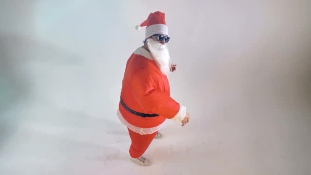 Santa-in-sunglasses-makes-beckoning-gestures.-Invitation-Concept.