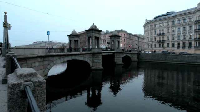 Alte-Steinbrücke-mit-Türmen