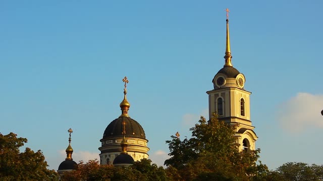Orthodoxen-Kuppeln-Donezk-Ukraine