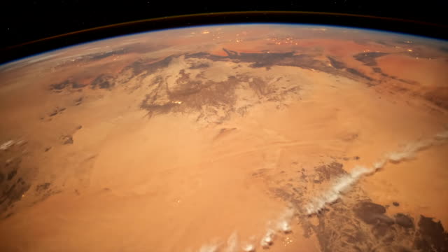 Wüste-Sahara-und-das-Mittelmeer-aus-dem-Weltraum