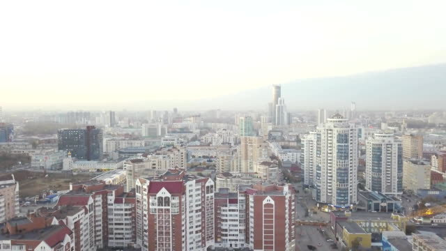Paisaje-hermoso-con-vista-superior-en-rascacielos.-Video.-Vista-superior-de-la-ciudad-moderna