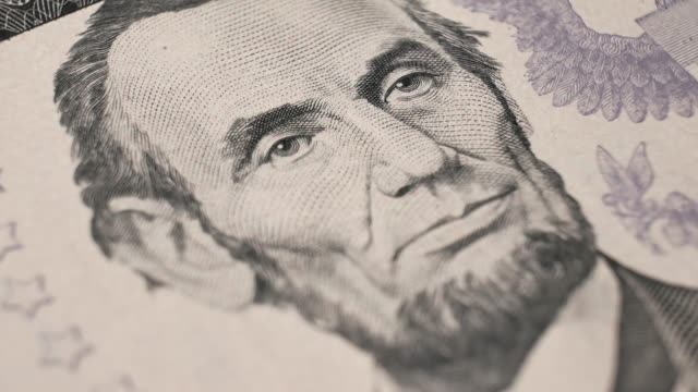 Retrato-16-Presidente-de-los-Estados-Unidos-Abraham-Lincoln-en-los-Estados-Unidos-cinco-dólares-de-la-cuenta