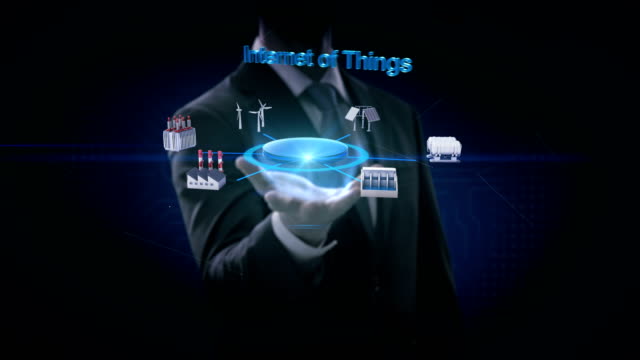 Geschäftsmann-öffnet-palm,-Smart-Factory,-Solar-Panel,-Windgenerator,-Wasserkraft-verbinden-Internet-der-Dinge,-grüne-Energie.-4-k-Film.