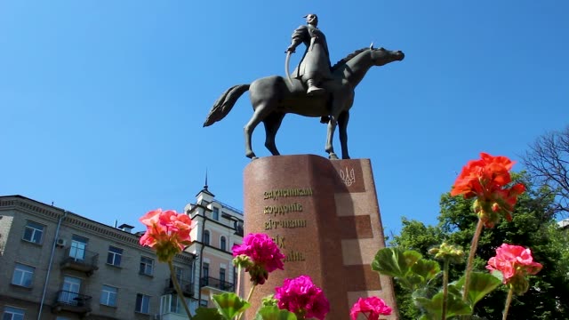 Monumento-de-guardia-de-frontera-en-Kiev-Ucrania