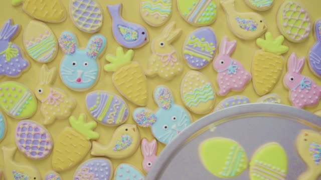 Easter-sugar-cookies-decorated-with-royal-icing-of-different-colors.