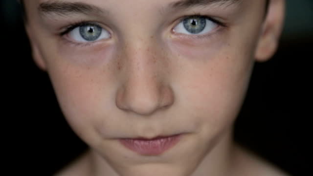 Child-portrait,-boy-looks-at-the-camera