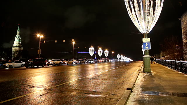 Weihnachtsbeleuchtung-(Neujahr)-Reisen-und-große-steinerne-Brücke-in-der-Nacht,-Moskau,-Russland