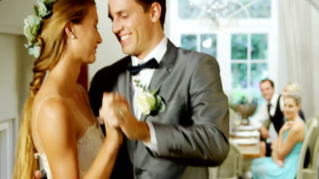 Bride-and-groom-dancing-in-the-hall-4k