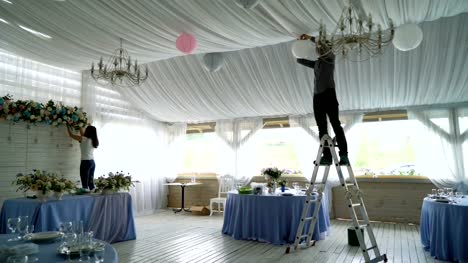 Decorating-wedding-banquet-hall-interior