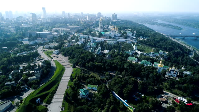 Aerial-view-on-the-Kiev-Pechersk-Lavra.-Green-and-beautiful-center-of-Kiev,-Ukraine