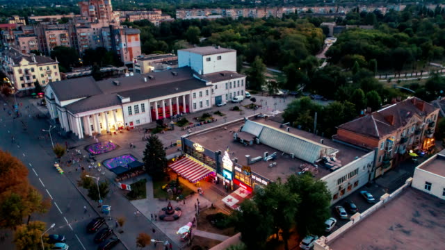 Aerial-Zeitraffer-über-Zentrum-Kryvyi-Rih-Stadt