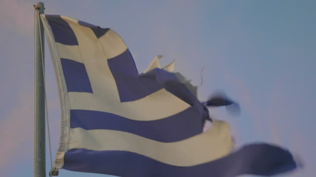 Griechische-Flagge-hautnah