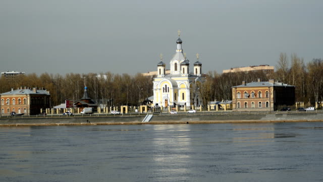 Dreifaltigkeitskirche-in-St.-Petersburg