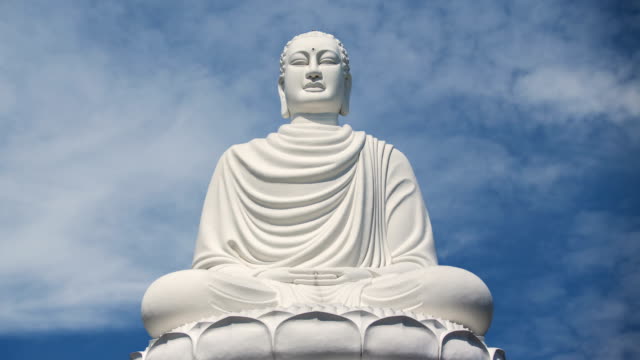 Riesige-Buddha-Statue-Zeitraffer