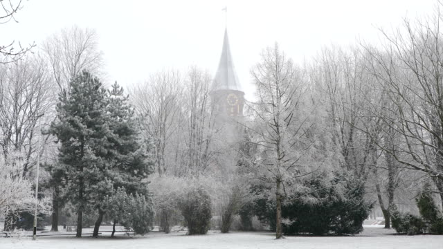 Catedral-de-Kaliningrado-en-nieve-profunda