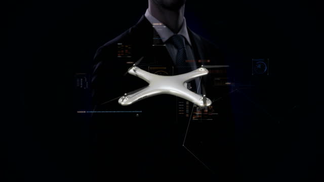 Empresario-tocar-Drone-giratorio,-Quadrocopter,-con-interfaz-de-usuario-futurista,-gráfico-Virtual.-4k.