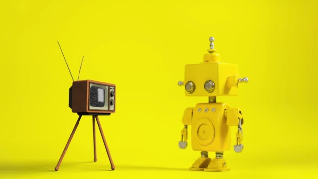 Lindo-robot-hecho-a-mano-amarillo-sobre-un-fondo-amarillo-con-un-televisor-retro.
