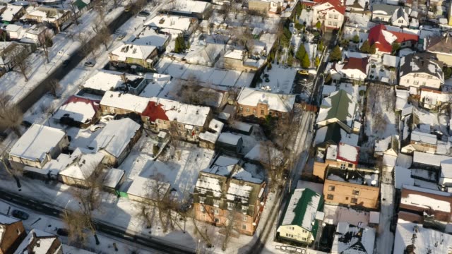 Luftaufnahme-von-"Dnipro"-Stadt-Dächer-Terrasse.-Winter-Stadtbild-Hintergrund-im-sonnigen-Tag.