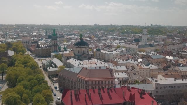 Lvov,-Ucrania.-Ciudad-aérea-de-Lviv,-Ucrania.-Panorama-del-casco-antiguo.-Dominicana