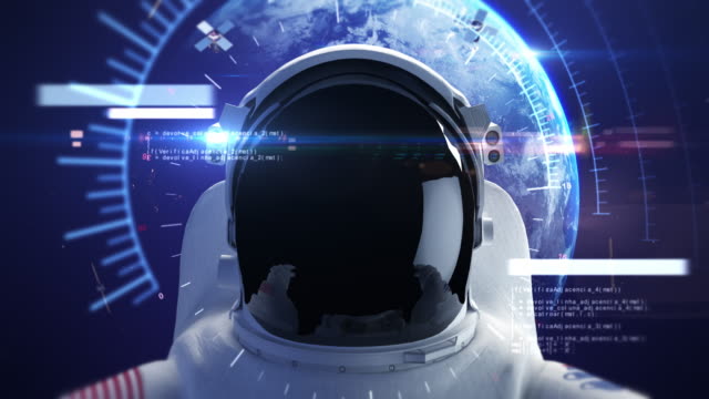 Astronaut-blickt-auf-den-leeren-Raum.-Planet-Erde-Umkreisung-auf-Hintergrund